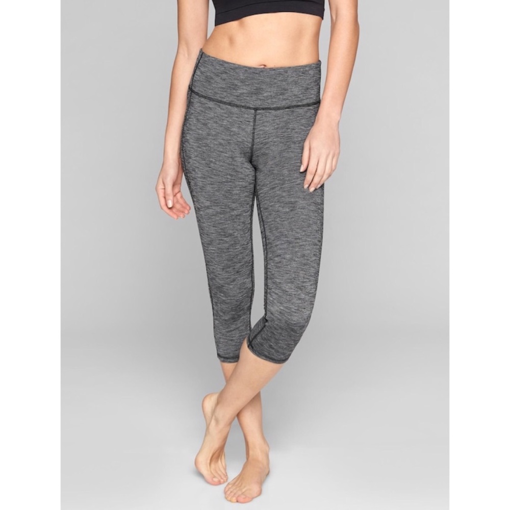 Athleta chataranga Capri space dye Gray cropped legging pants